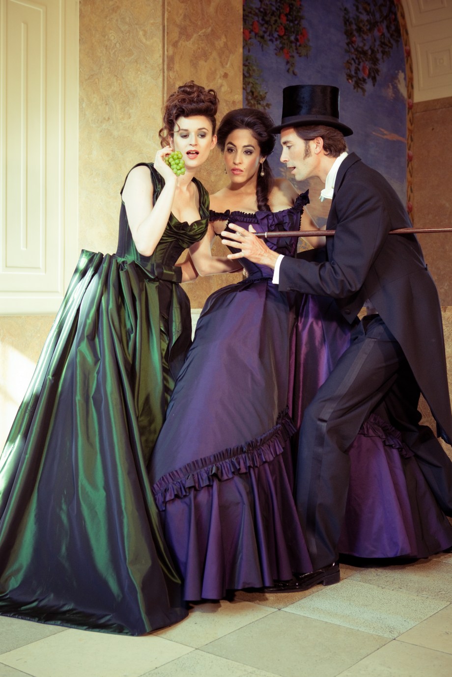 Szene aus dem Kabinettstück "Paradies in Boudoir" von Beata Sievi, Bild: Stanislav Kutac