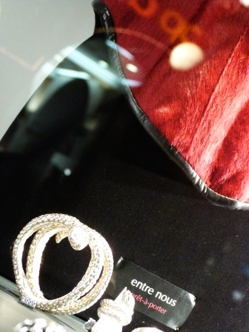 Venus rouge – Korsett aus rotem Kalbsfell und Leder Prêt-à-porter  Grösse 38