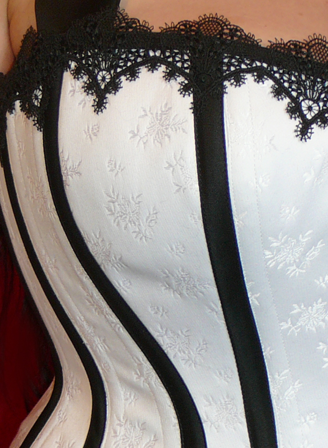 Hochzeits-Korsett angefertigt im Korsett Atelier "entre nous" in Winterthur