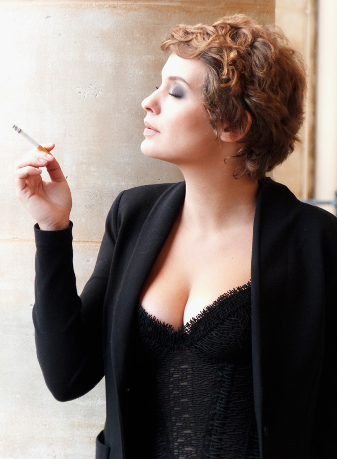 Sarah Ulysse im Spitzenbustier made by entre nous