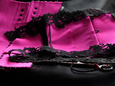 waist cincher in pink beata sievi