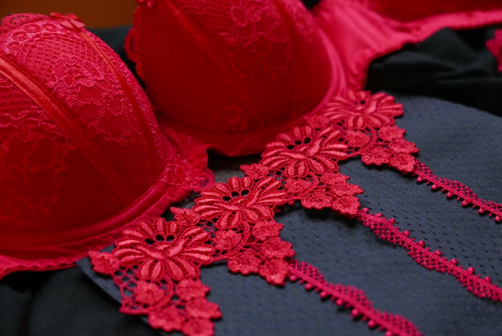 schwarz-rot-belle-epoque