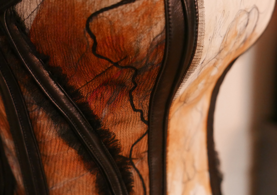 Création unique von beata Sievi Corset Artist, "L'histoire de l' Oeil", 2008