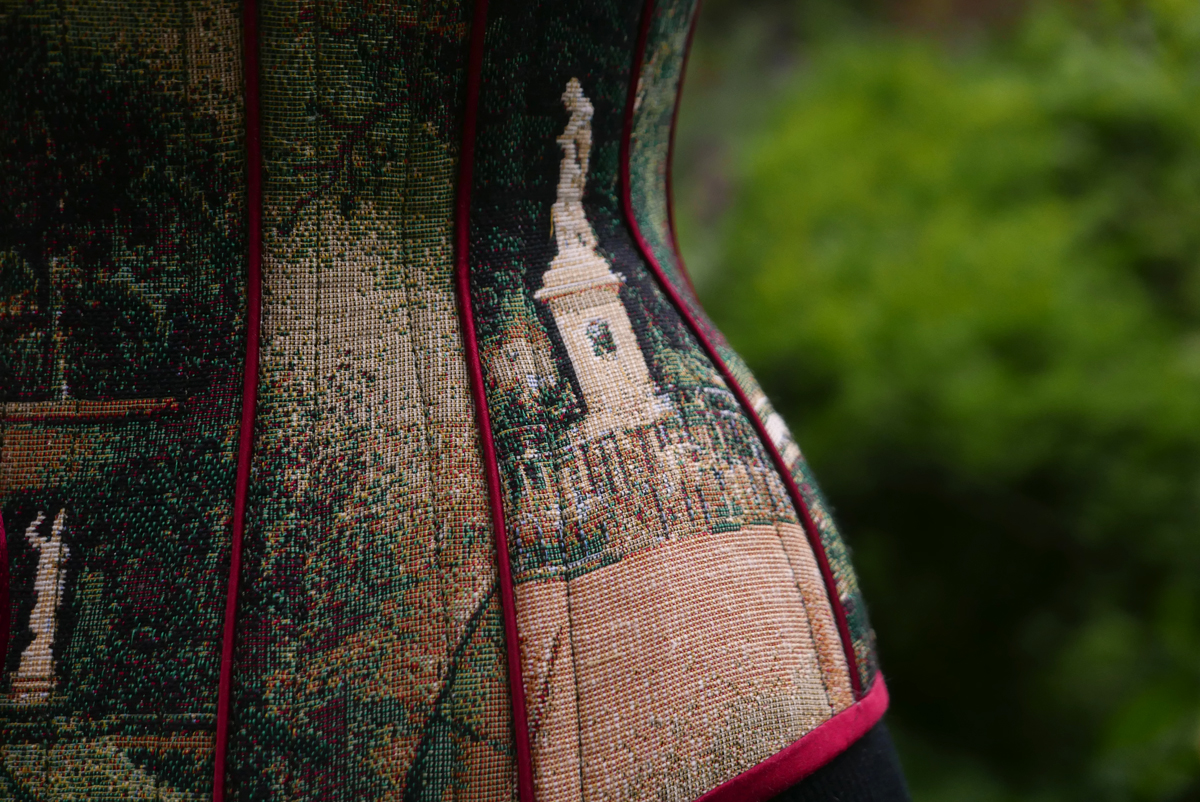 "Tränen des Eros" - romantische Korsett-Kreation nach Mass von Beata Sievi Corset Artist 