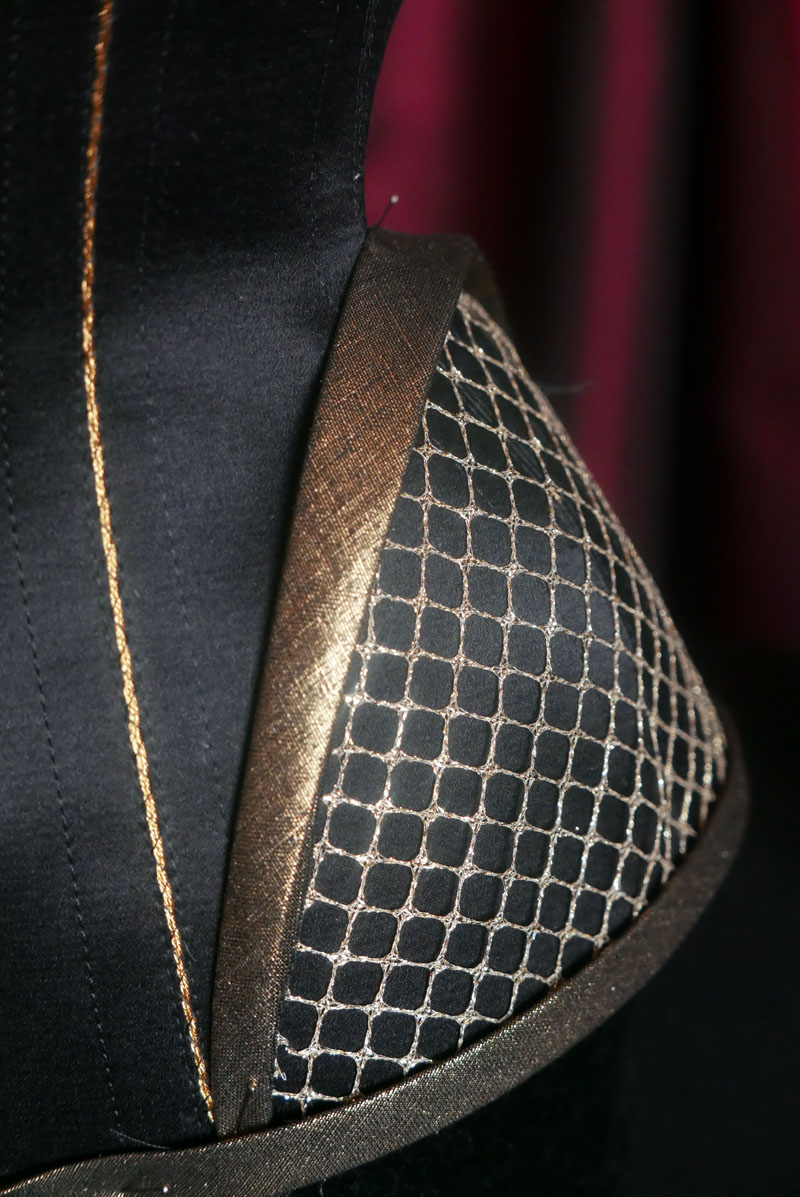 Kurs in Korsett-Anfertigung von Beata Sievi Corset Artist in Winterthur - Bild: Bernhard Holdener