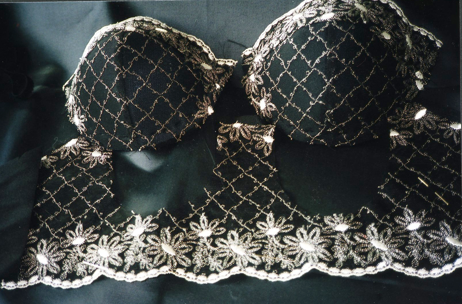 LIngerie-Anfertigung Beata Sievi Archiv, 1999