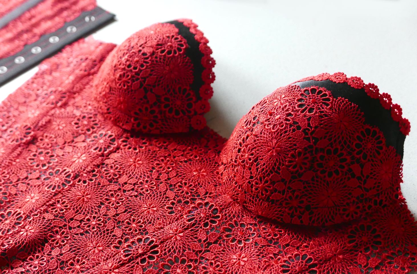 Perfekte Verarbeitung -  bustier kurs beata sievi