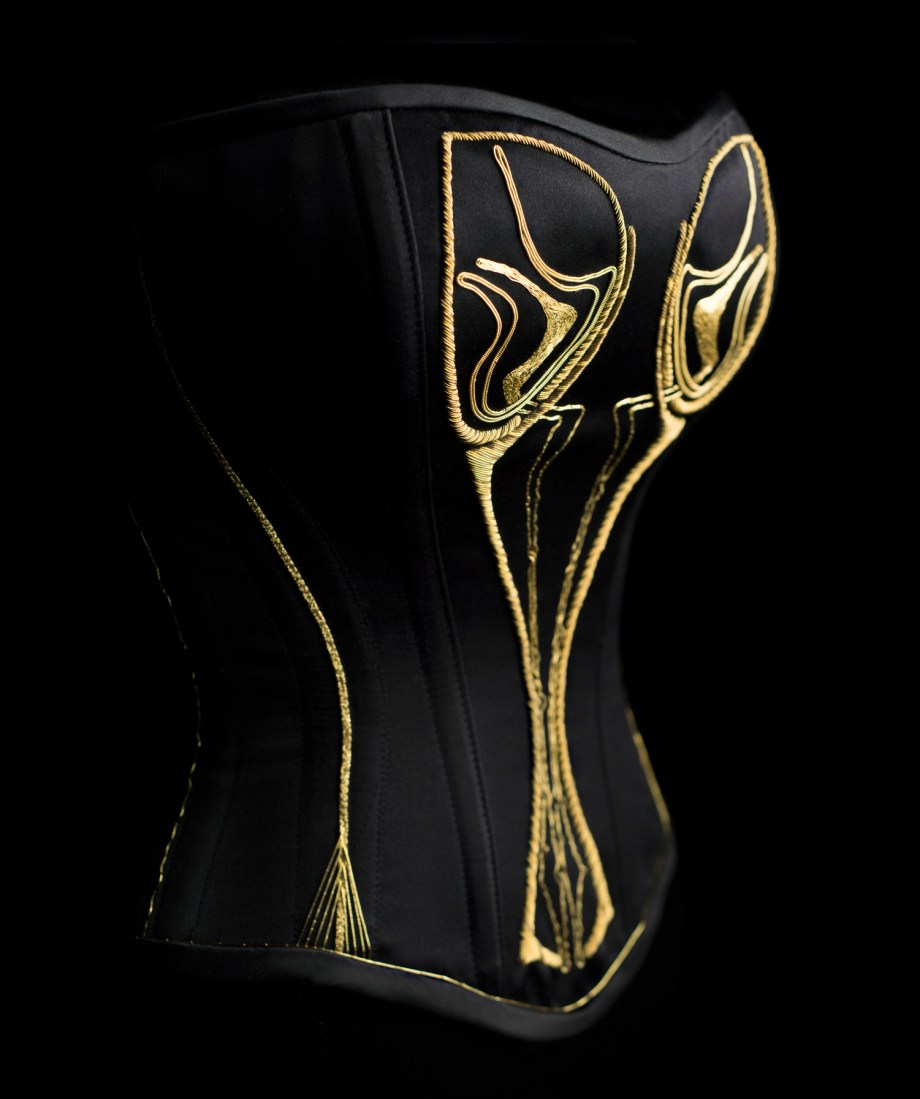 Korsett von Beata Sievi Corset Artist: "Begonia d`Or". Bild: Nico Bazo