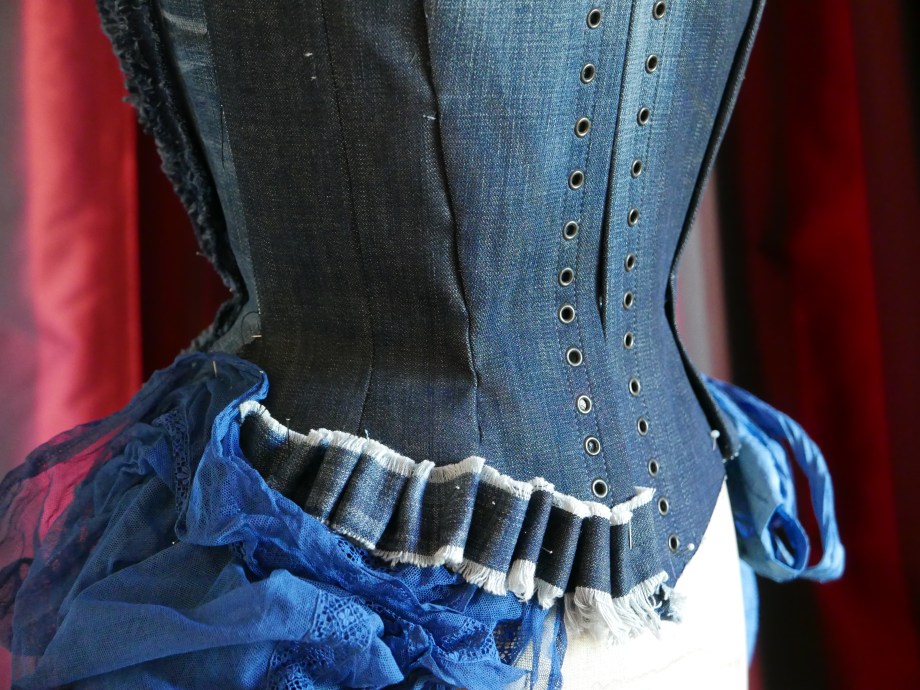 Jeans Upcycling Beata Sievi Corset Artist